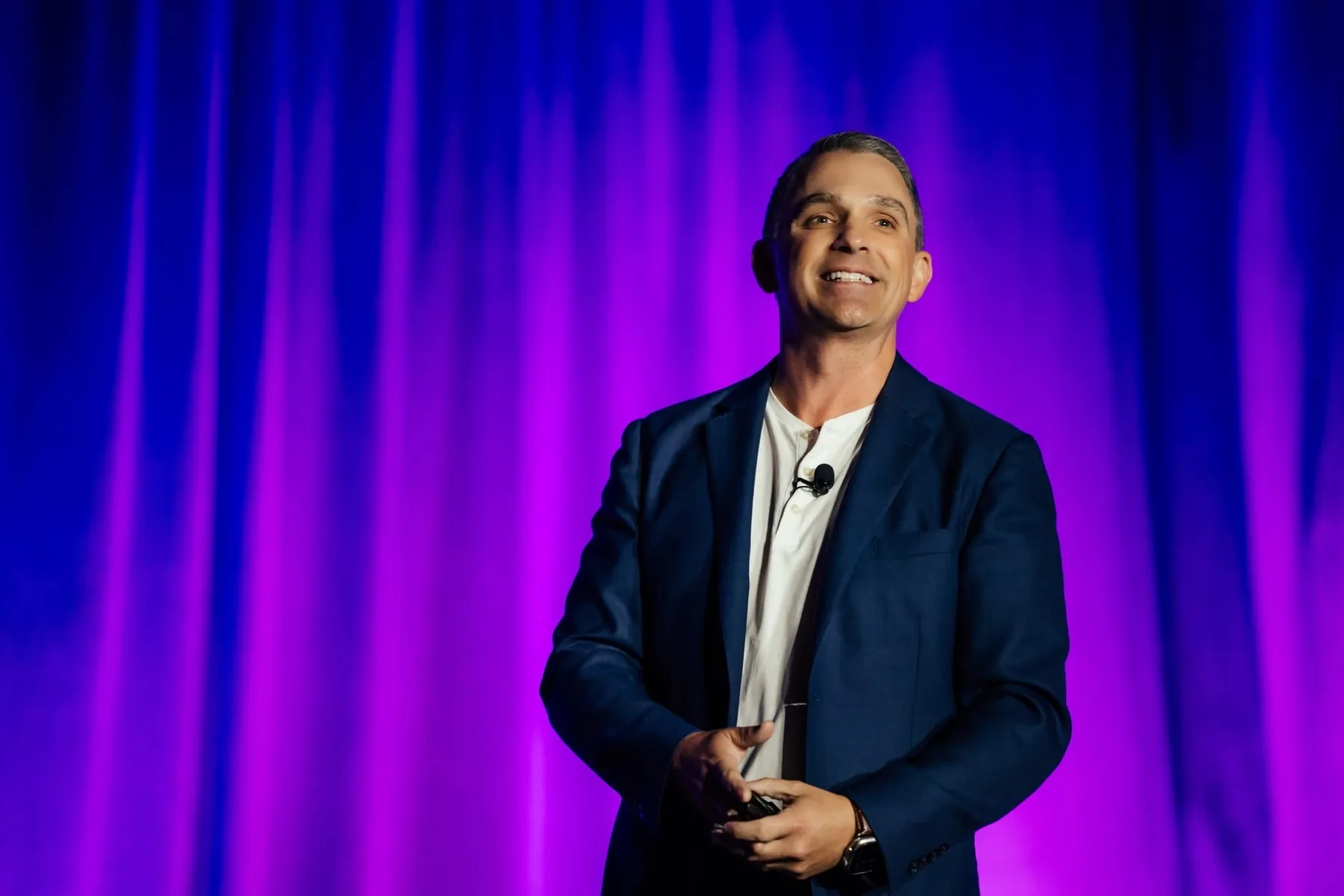 Ryan Deiss speaking on stage
